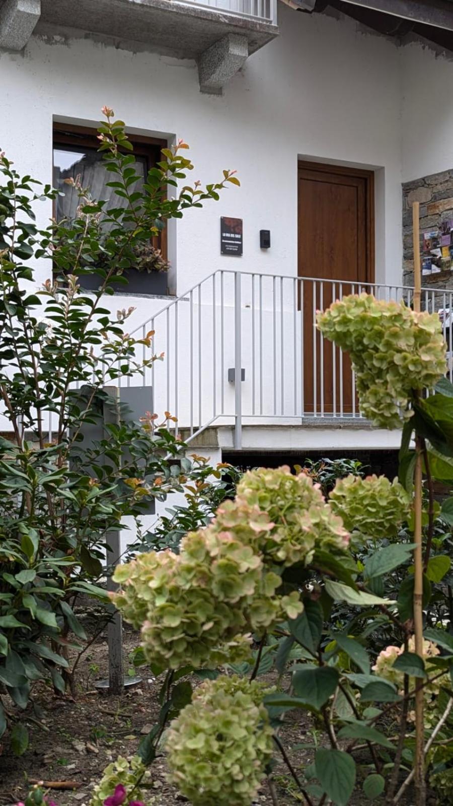 La Via Del Sale Accommodations Holidays Домодосола Екстериор снимка