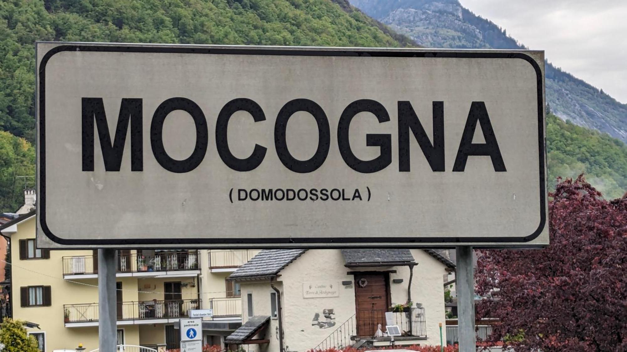 La Via Del Sale Accommodations Holidays Домодосола Екстериор снимка