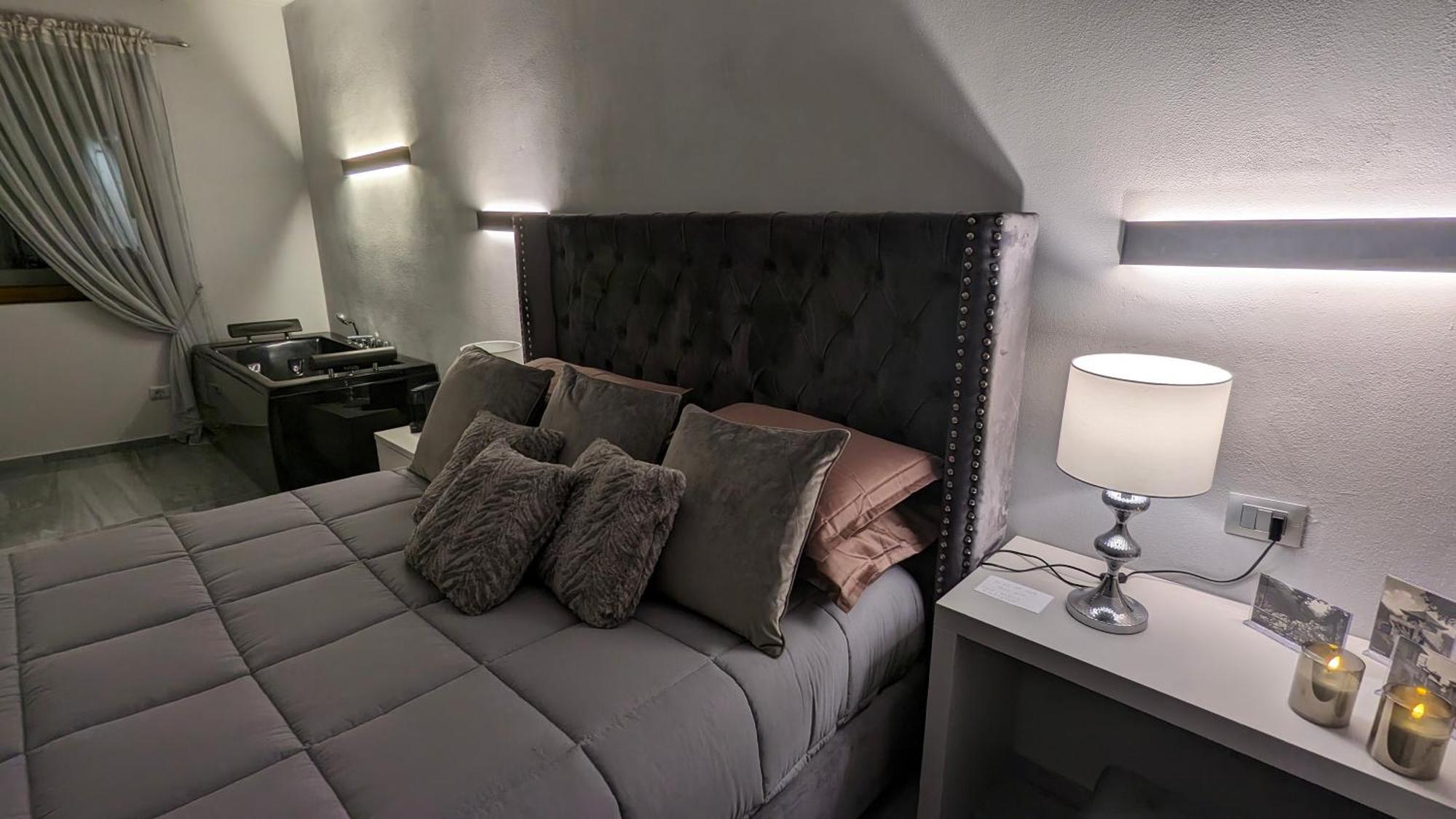 La Via Del Sale Accommodations Holidays Домодосола Екстериор снимка