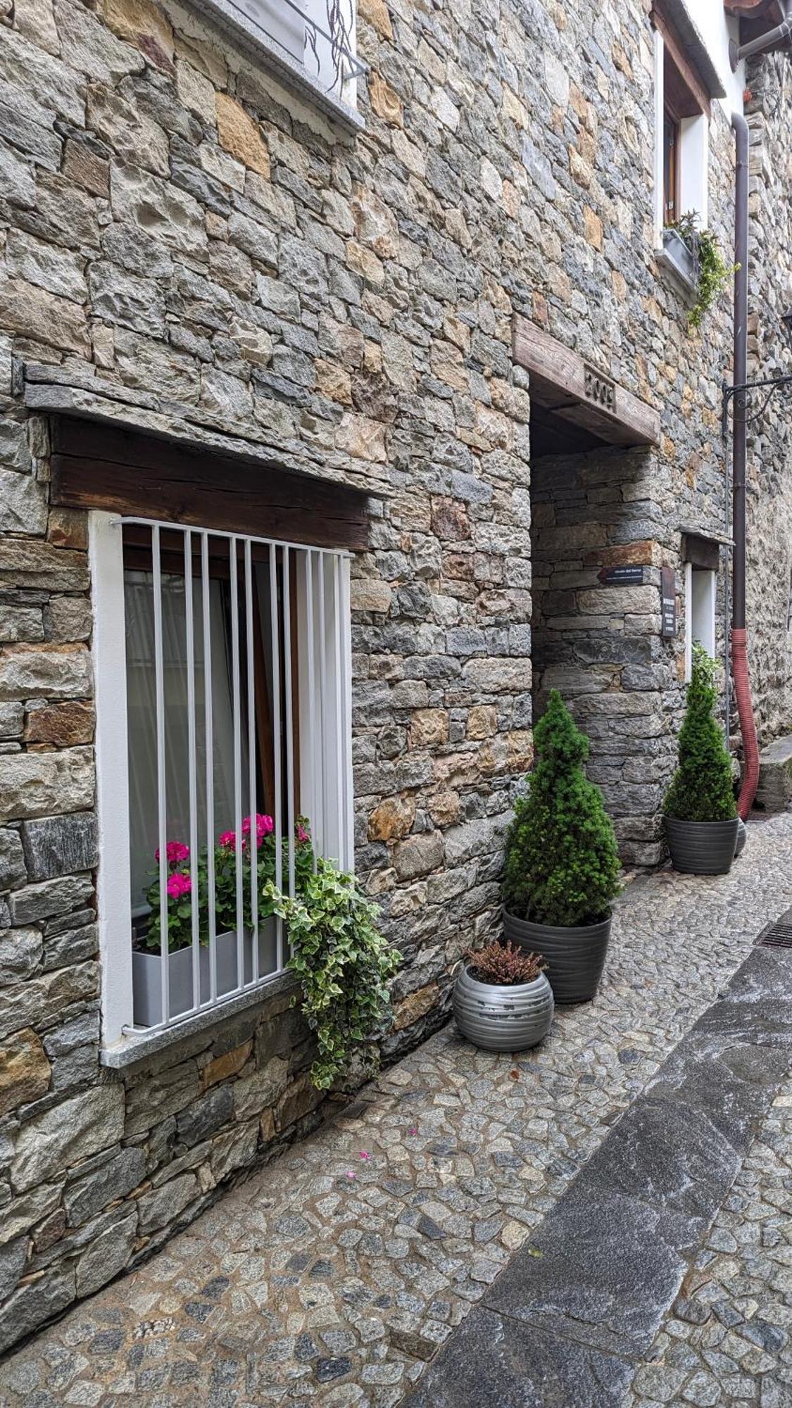 La Via Del Sale Accommodations Holidays Домодосола Екстериор снимка